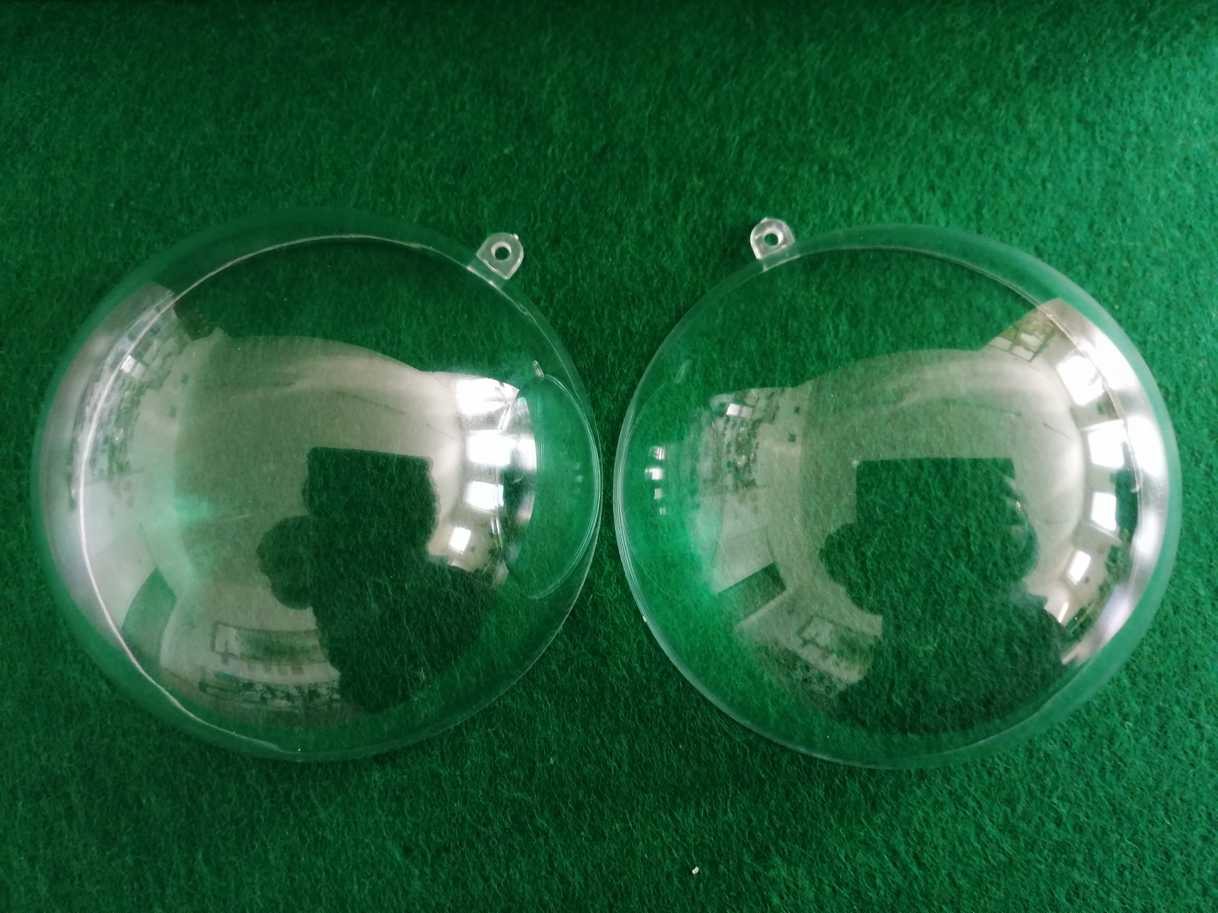 (2 dielna) Priehľadná umelohmotná guľa, 8cm